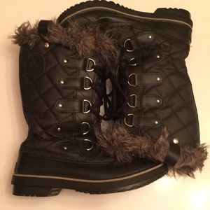 Sorel black women’s boots
